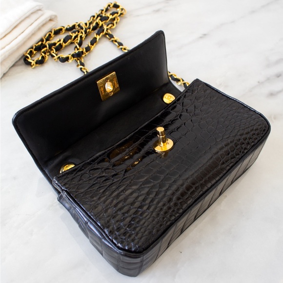 Chanel Vintage 1989 Classic Mini Flap Black Alligator 24K Gold Plated Bag - Picture 9 of 16